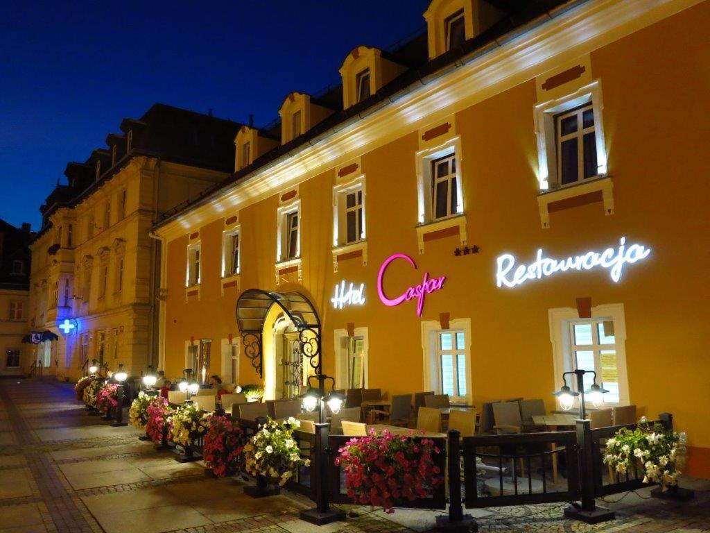 Hotel Restauracja Caspar Еленя-Гура Экстерьер фото