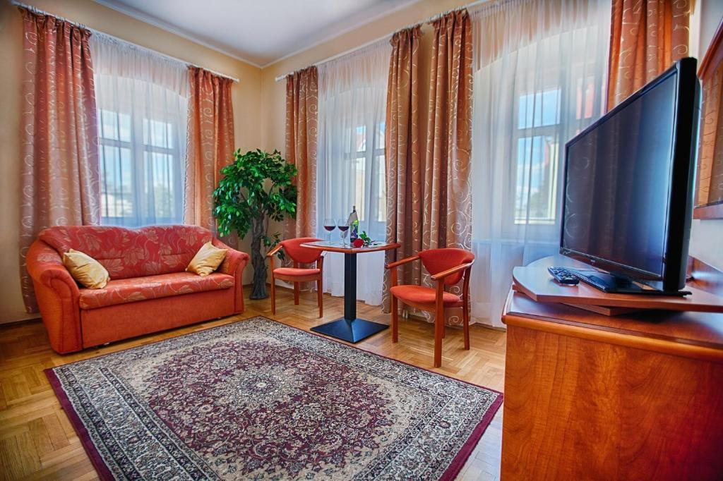 Hotel Restauracja Caspar Еленя-Гура Экстерьер фото