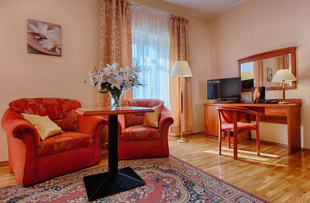Hotel Restauracja Caspar Еленя-Гура Номер фото