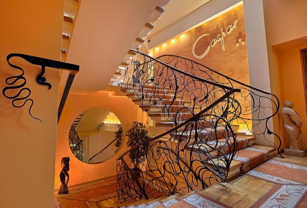 Hotel Restauracja Caspar Еленя-Гура Экстерьер фото