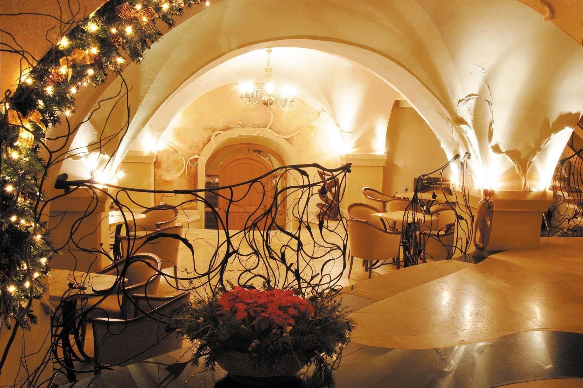 Hotel Restauracja Caspar Еленя-Гура Экстерьер фото