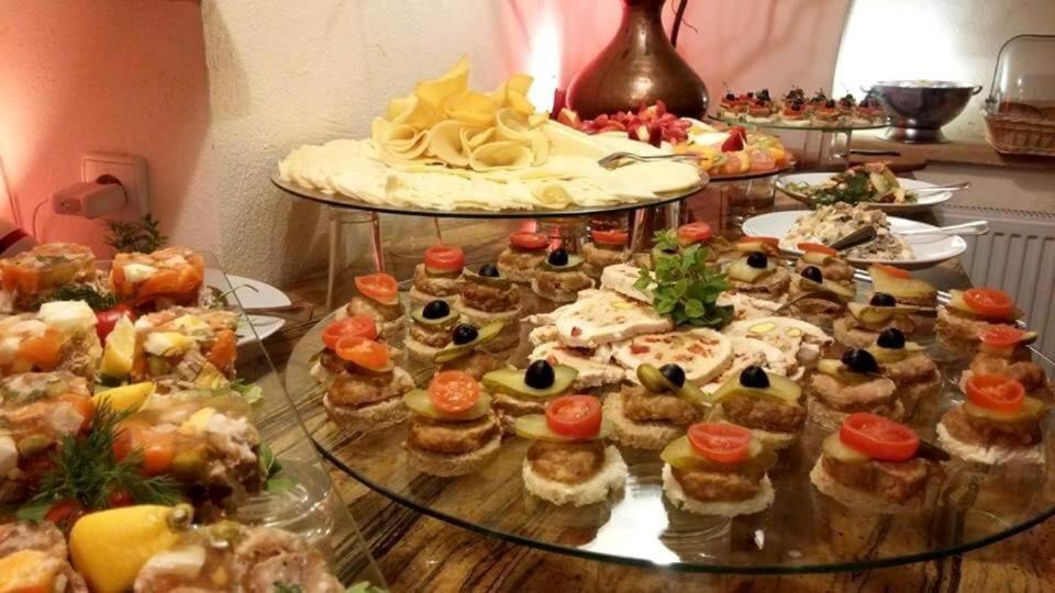 Hotel Restauracja Caspar Еленя-Гура Экстерьер фото