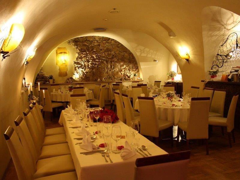 Hotel Restauracja Caspar Еленя-Гура Экстерьер фото